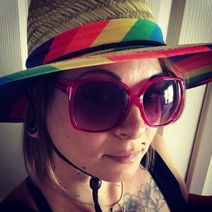 Meet your Posher, Kendra